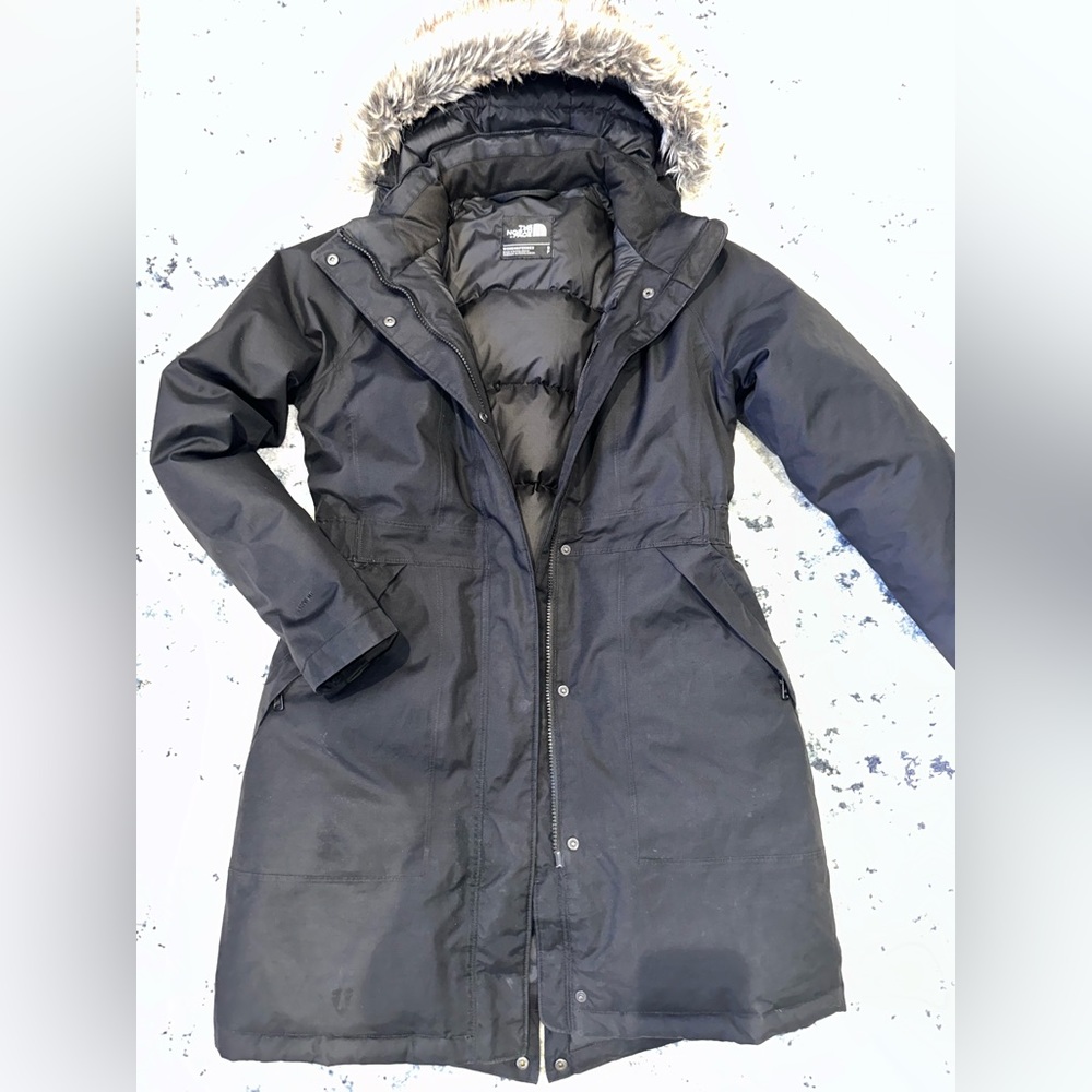 Woman’s North Face Parka size Small
